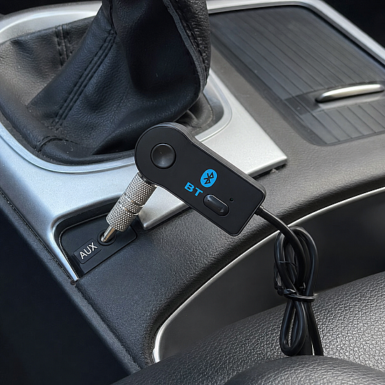 Получете безжична свързаност с Bluetooth приемник BT AUX за автомобил | Интериор