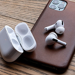 Безжични слушалки EirPods Pro–True Wireless с активна шумоизолация